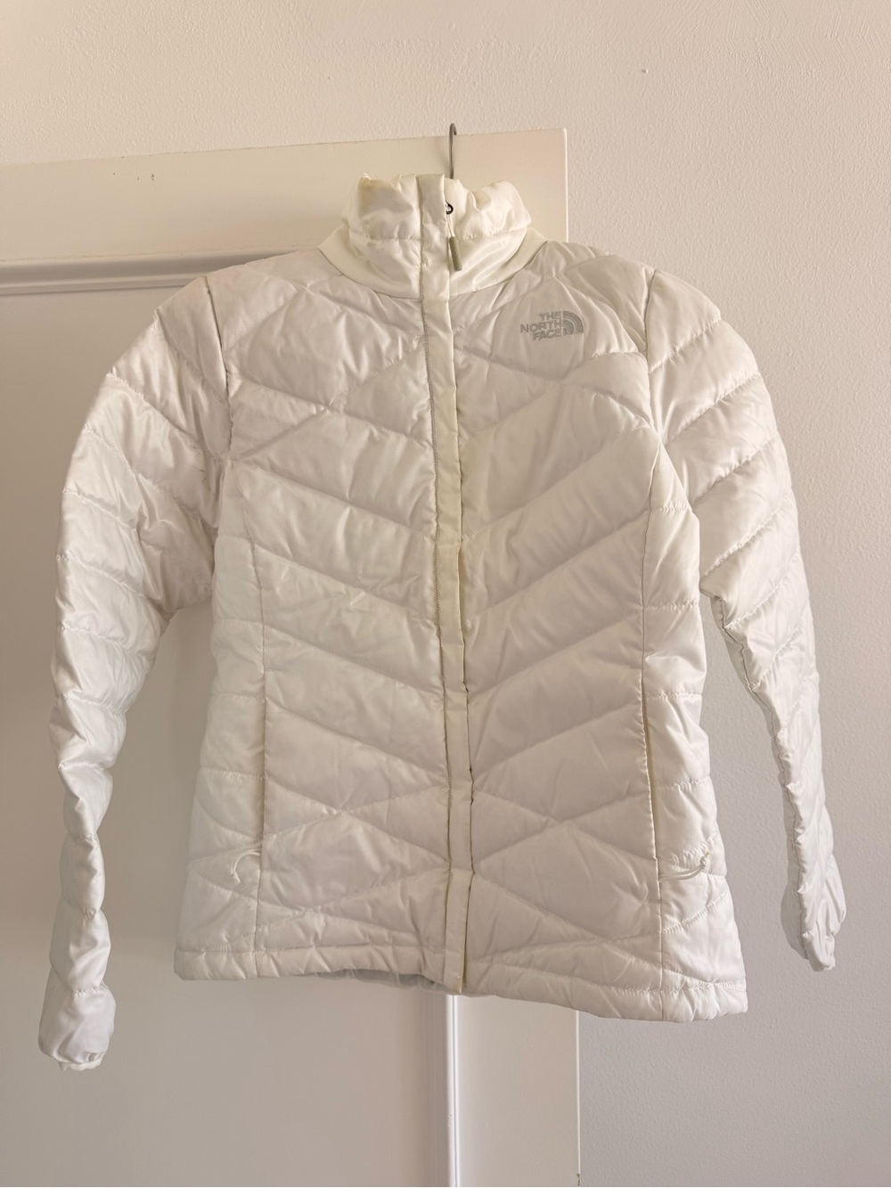 The North Face Women’s White Quilted Packable Puffer Jacket